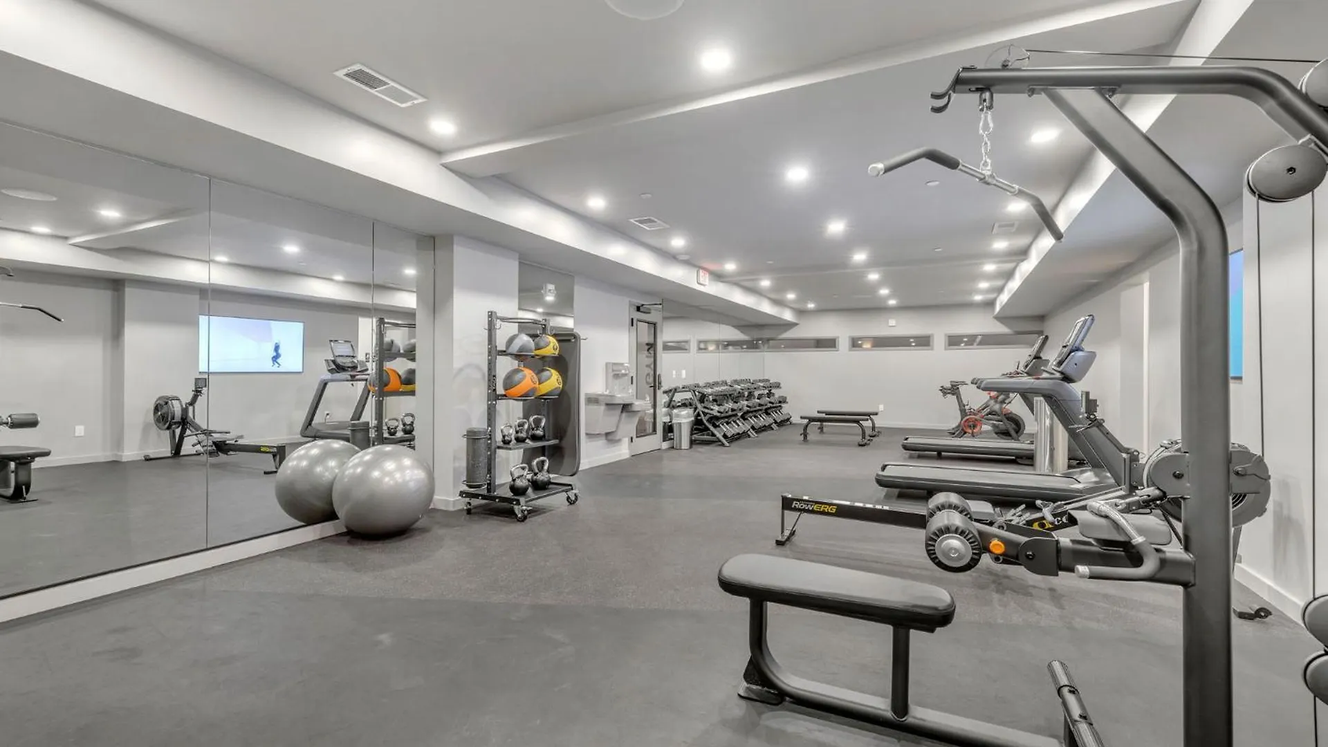 Pie Town Emporium Downtown Views Heated Pool Gym Parking Villa Nashville United States