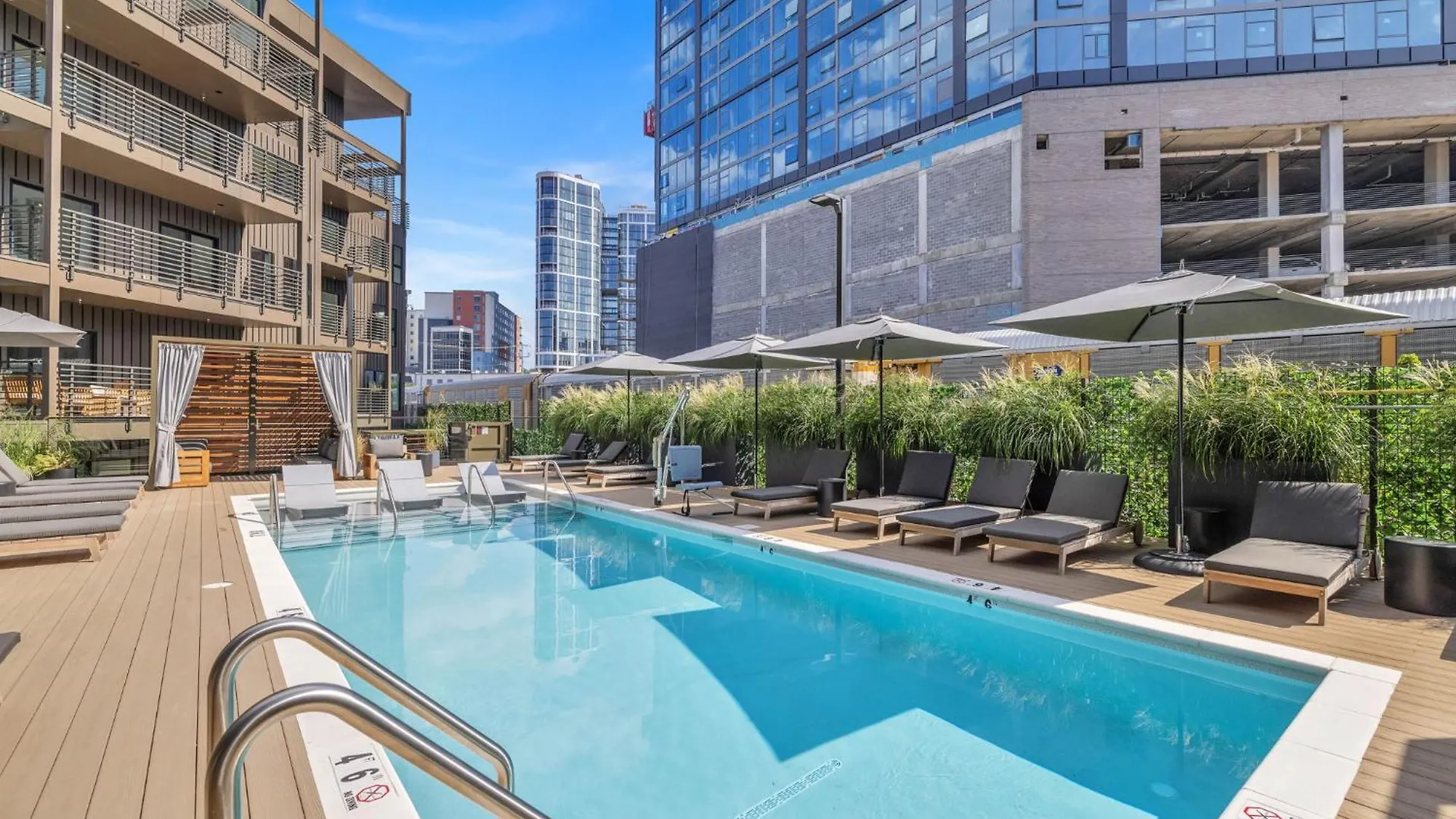 Pie Town Emporium Downtown Views Heated Pool Gym Parking Villa Nashville Holiday home